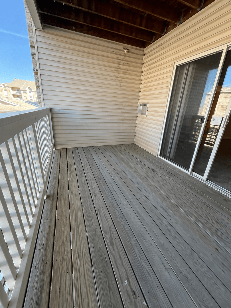 OMAHA Apartment: HILLSBOROUGH POINTE