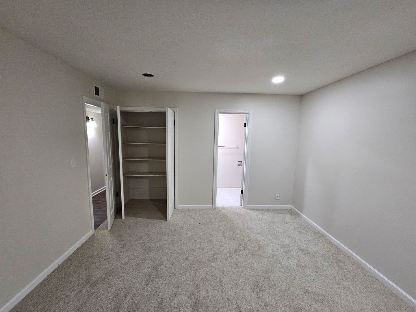 Omaha Apartment: 3724 Jackson Street