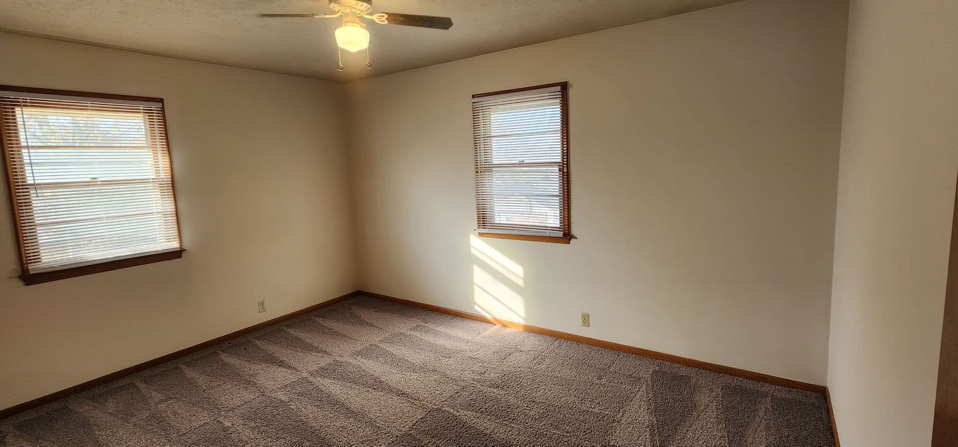 Omaha Apartment: 4955-4957 Cuming Street