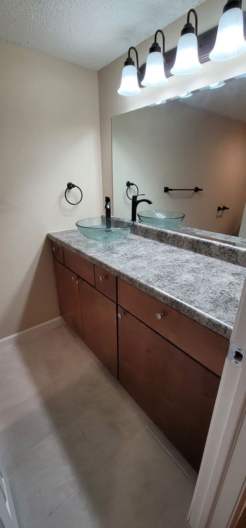 Omaha Apartment: Jackson Square LLC