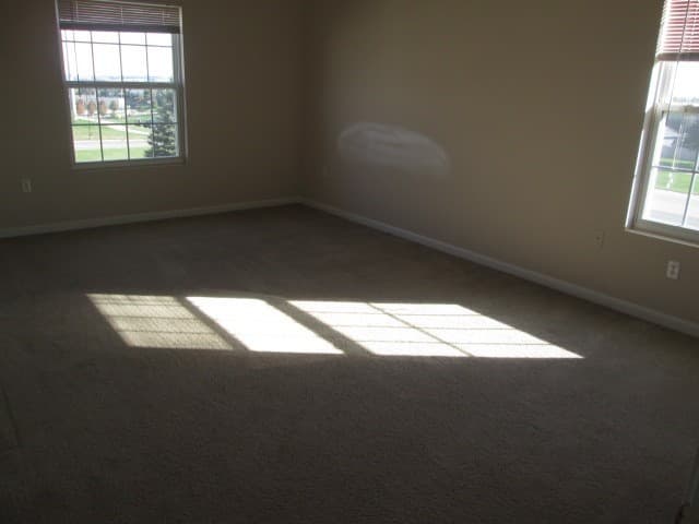 OMAHA Apartment: HILLSBOROUGH POINTE