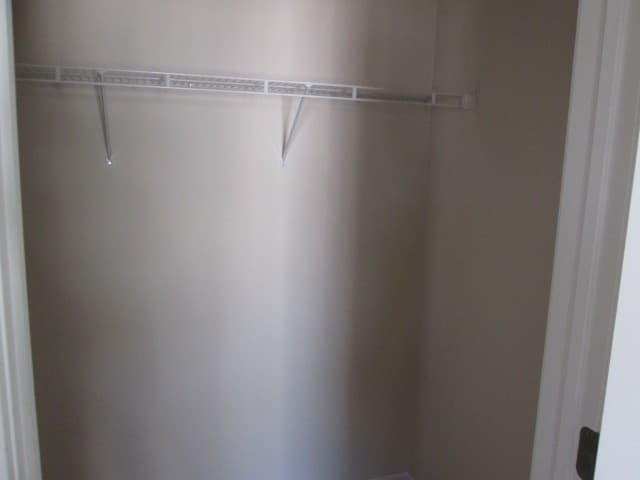 OMAHA Apartment: HILLSBOROUGH POINTE
