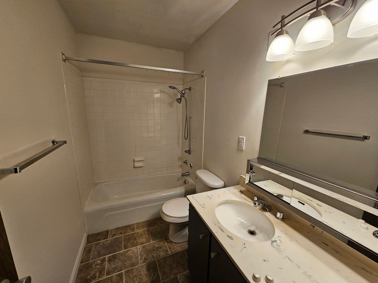 Omaha Apartment: 3724 Jackson Street