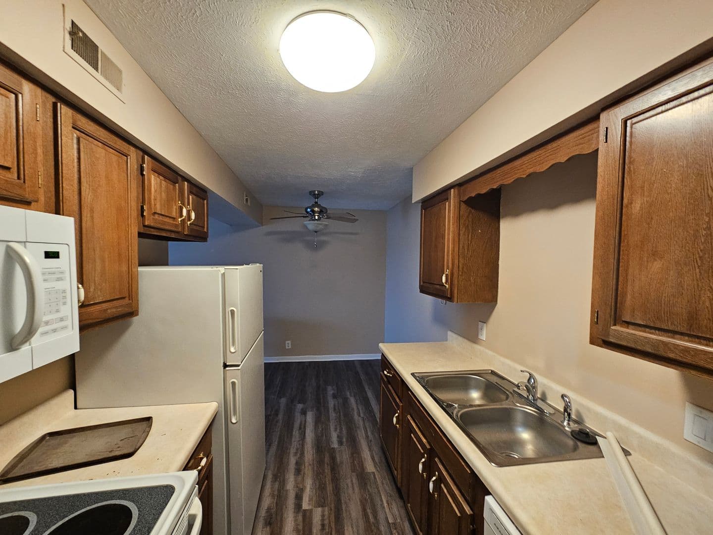OMAHA Apartment: CHARTER OAK II