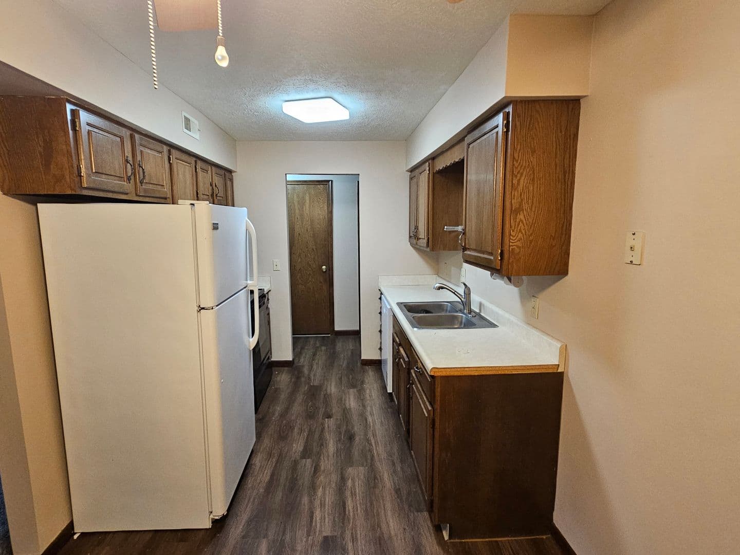 OMAHA Apartment: CHARTER OAK II