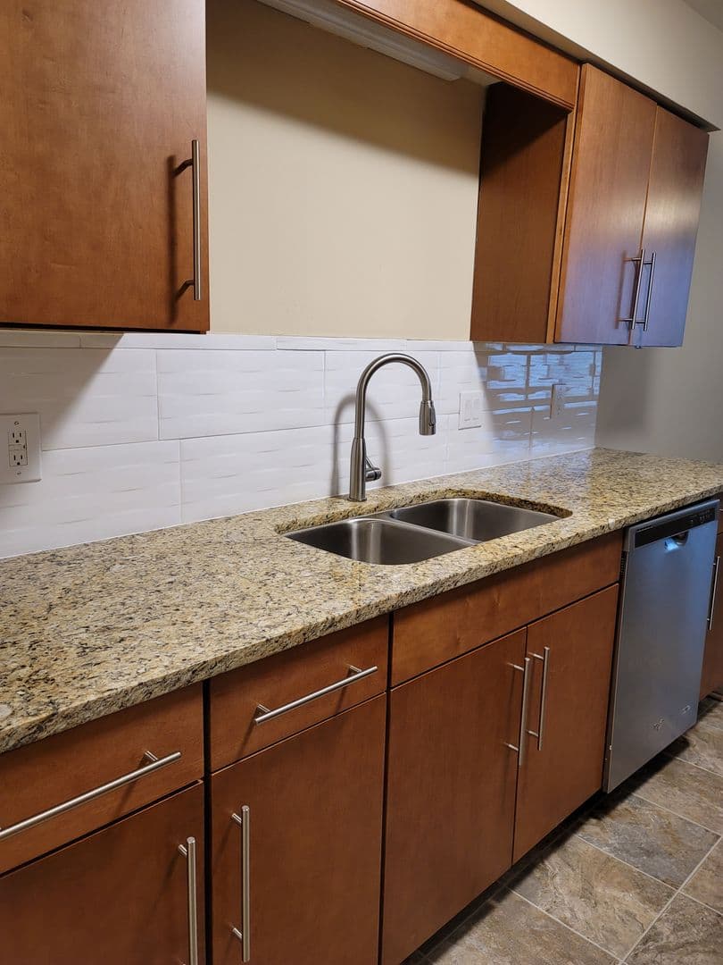 OMAHA Apartment: RUBIN 14