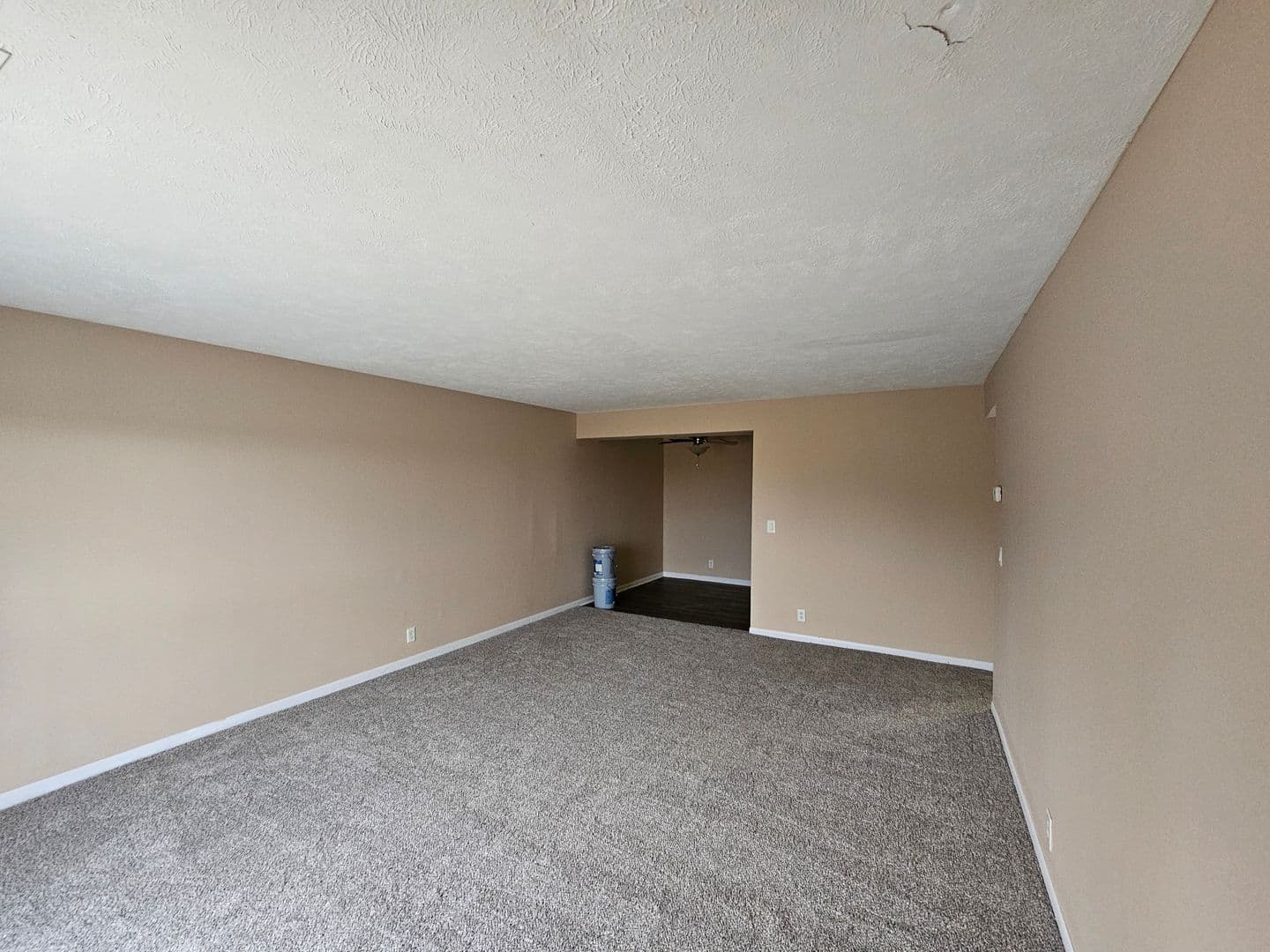 OMAHA Apartment: CHARTER OAK II