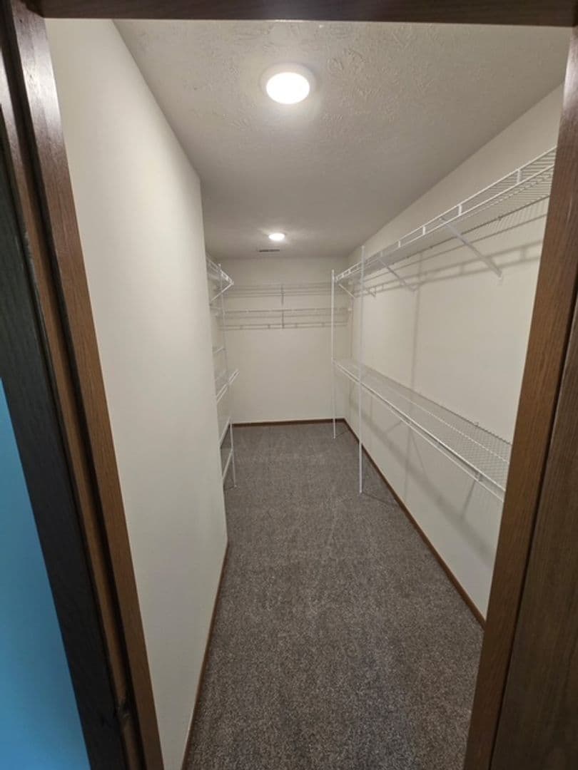 OMAHA Apartment: STONEGATE