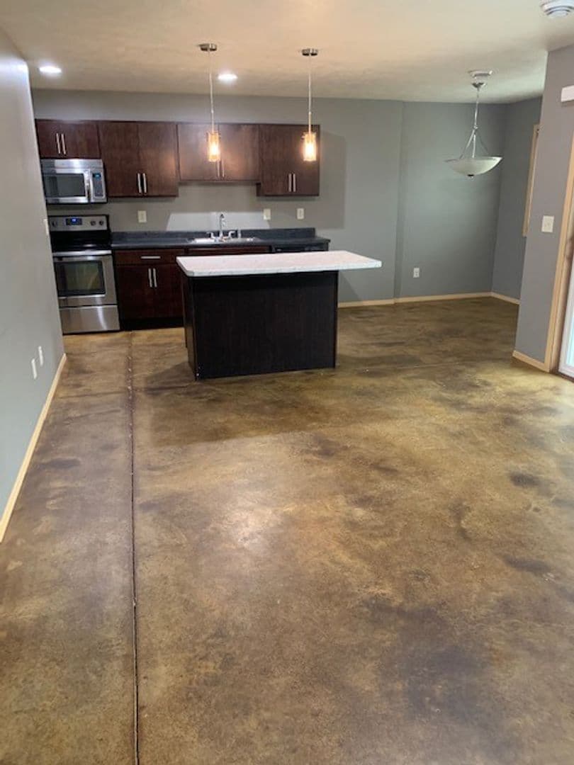 Tea Apartment: 400 Haley Pl