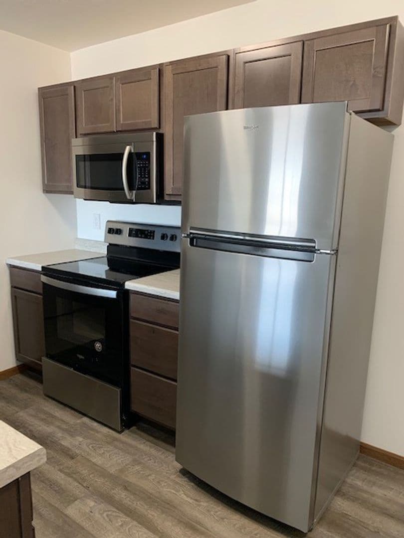 Tea Apartment: 1500 Main Ave