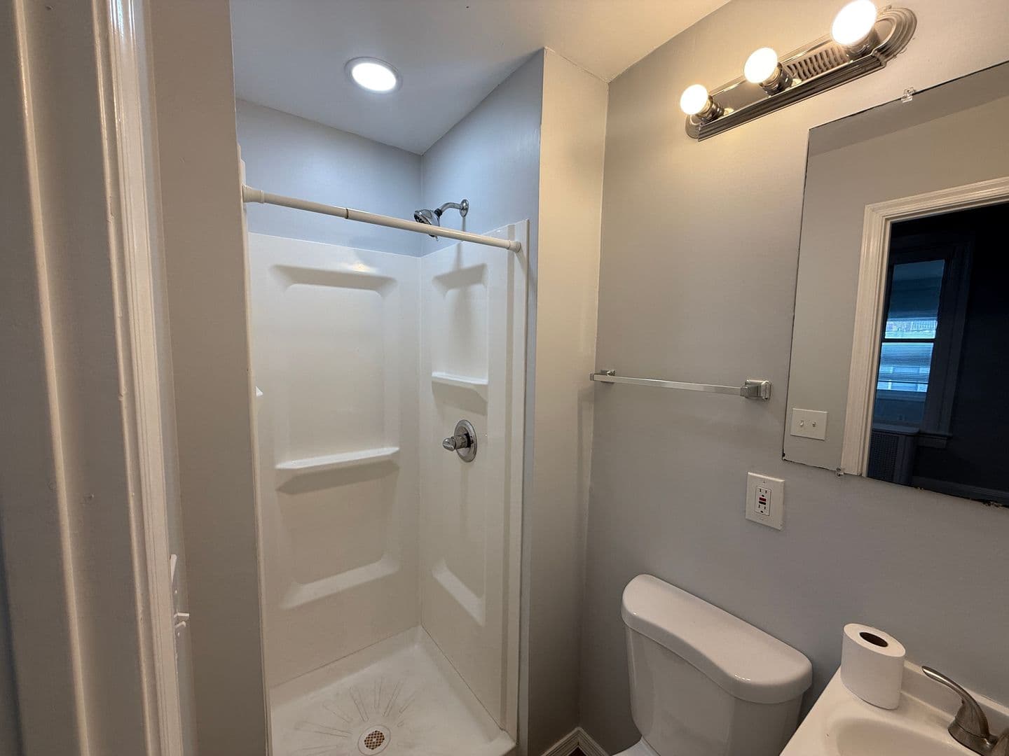 Washington Apartment: 2030 North Capitol Street NW