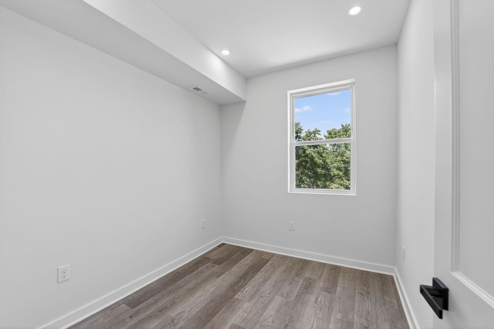 Washington Apartment: 1321 Anacostia Road SE
