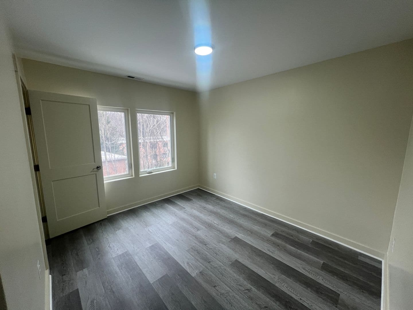 Washington Apartment: 2500 41st Street NW
