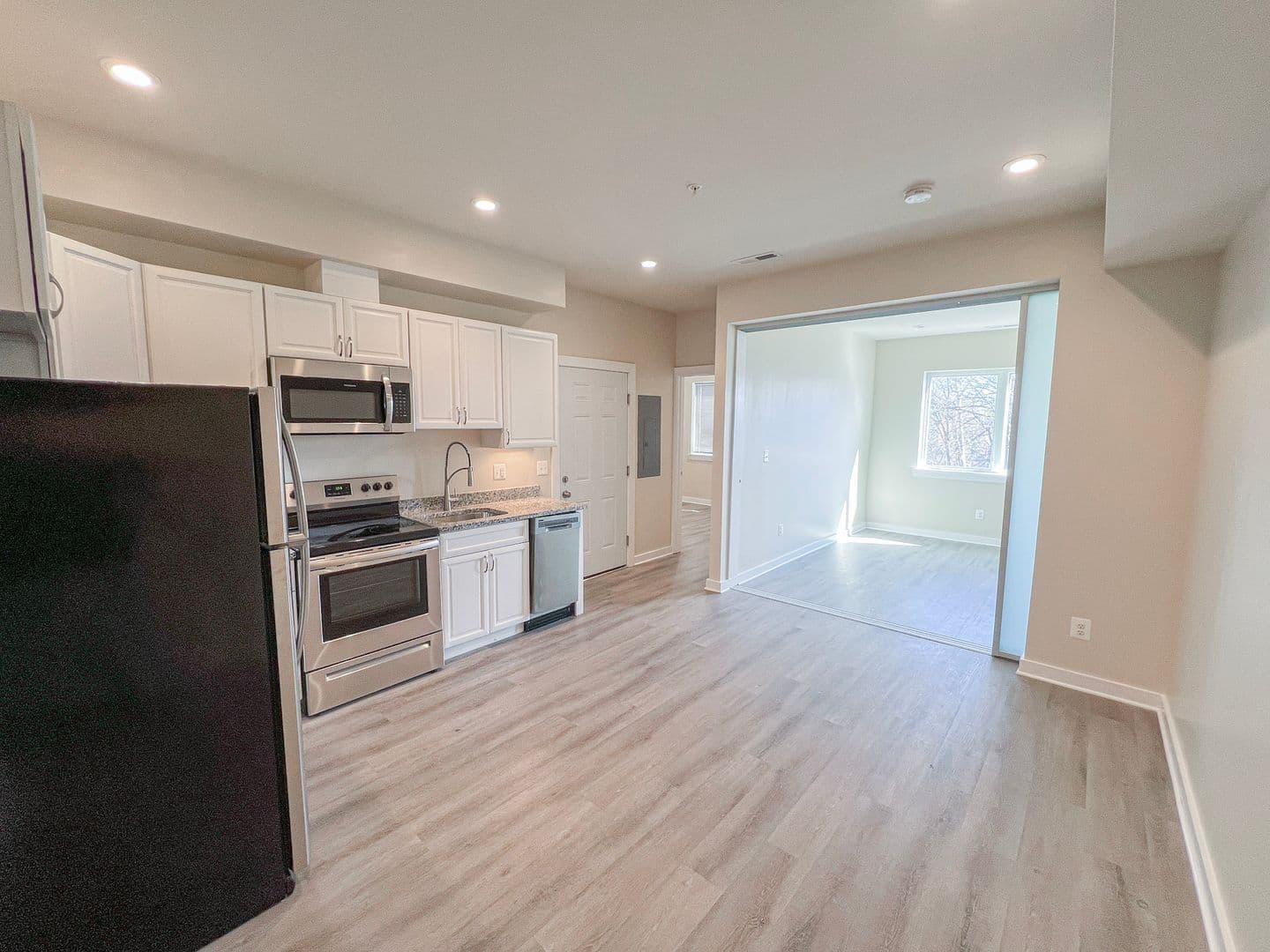 Washington Apartment: 845 Upshur St NW