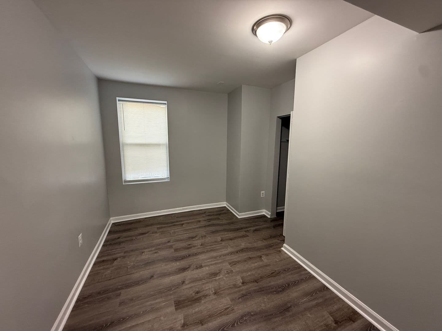 Washington Apartment: 1612 E Street NE