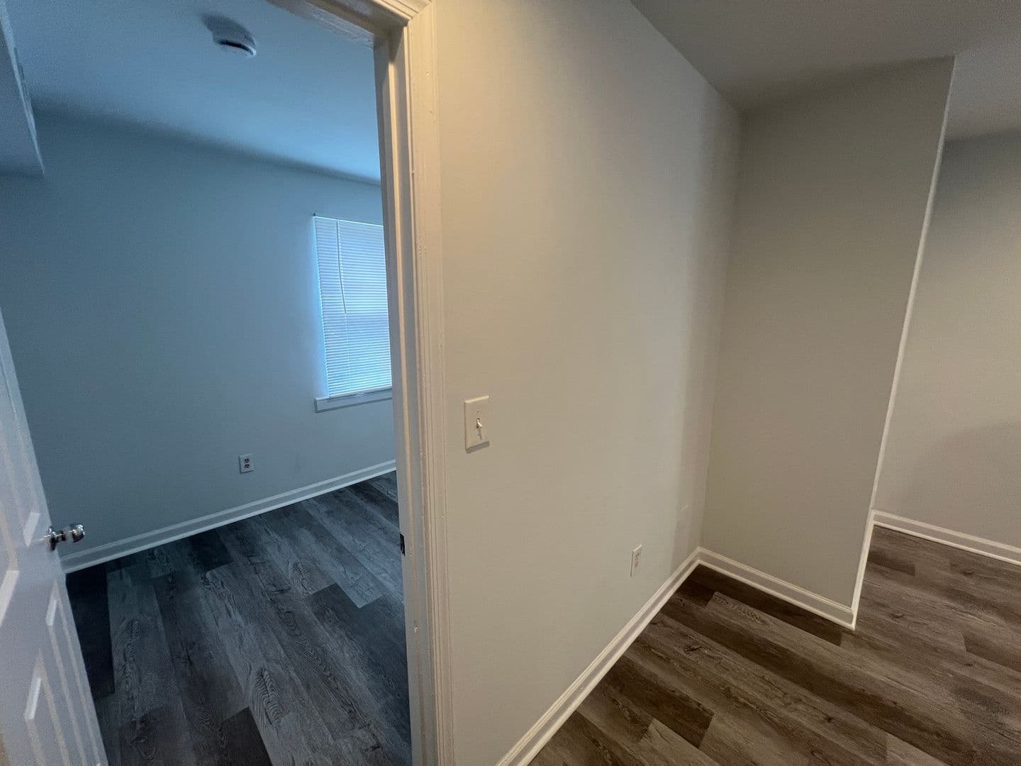 Washington Apartment: 2853 28th St, SE