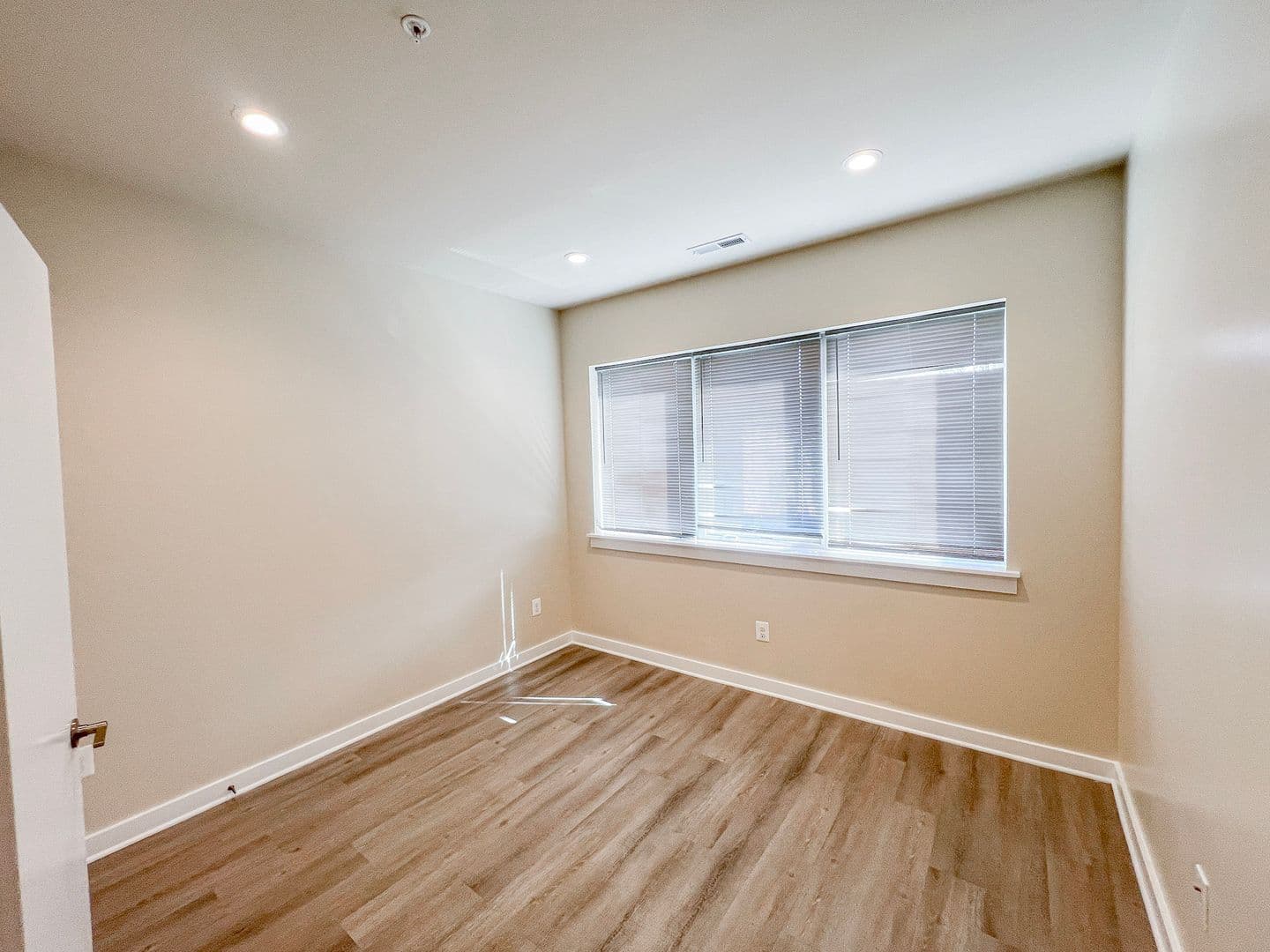 Washington Apartment: 845 Upshur St NW