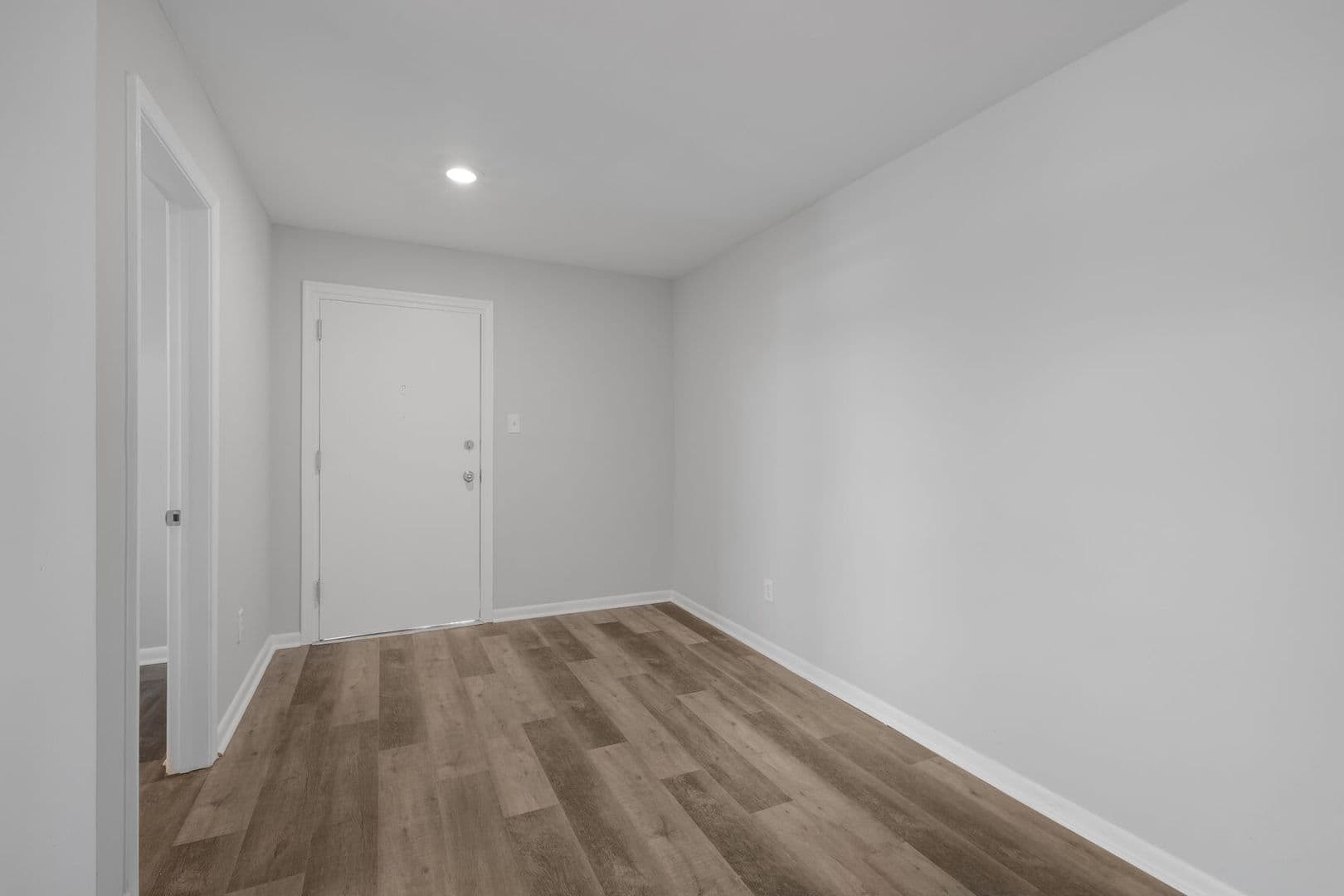 Washington Apartment: 1717 S St SE