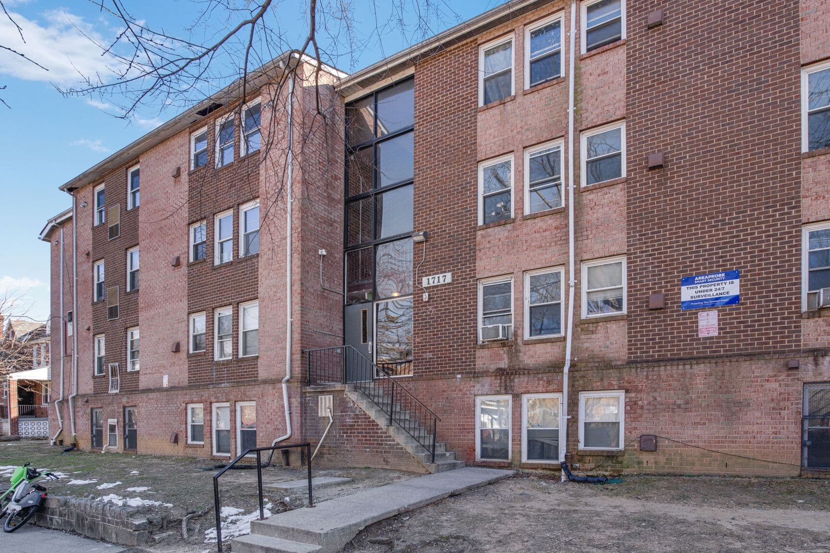 Washington Apartment: 1717 S St SE