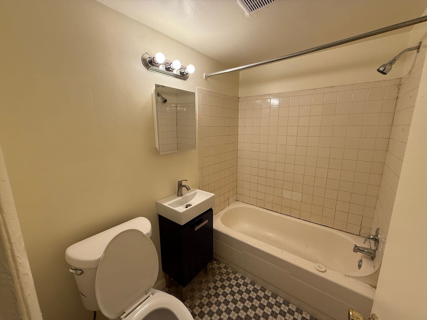 Washington Apartment: 1717 S St SE