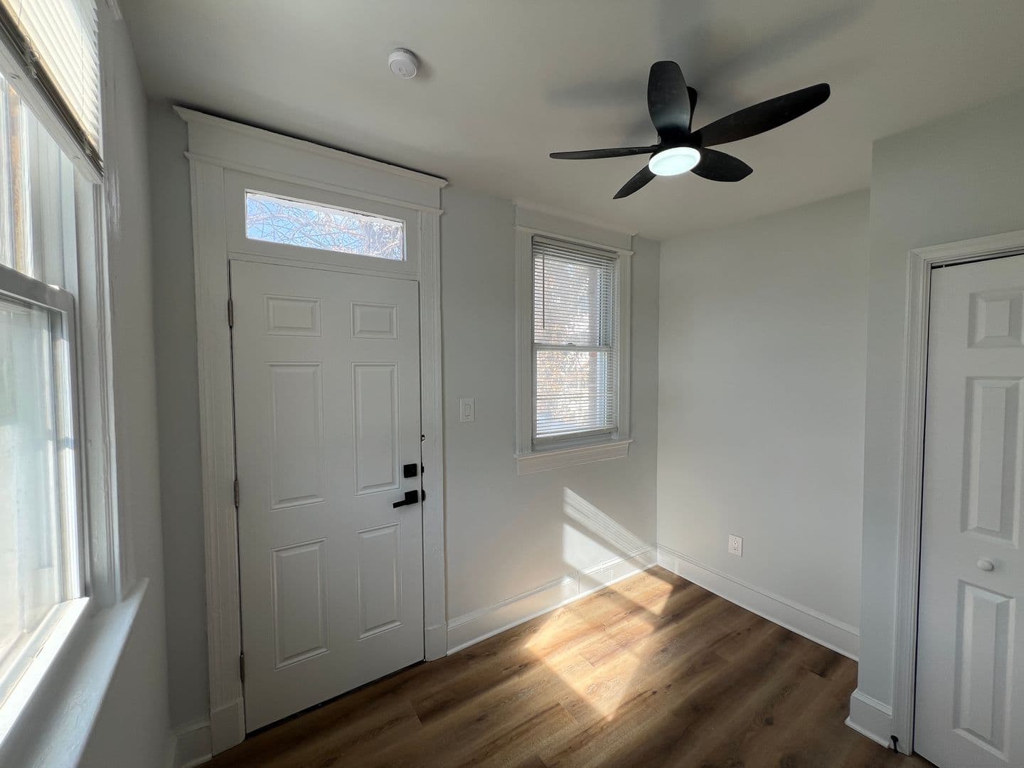 Washington Apartment: 1941 16th St SE