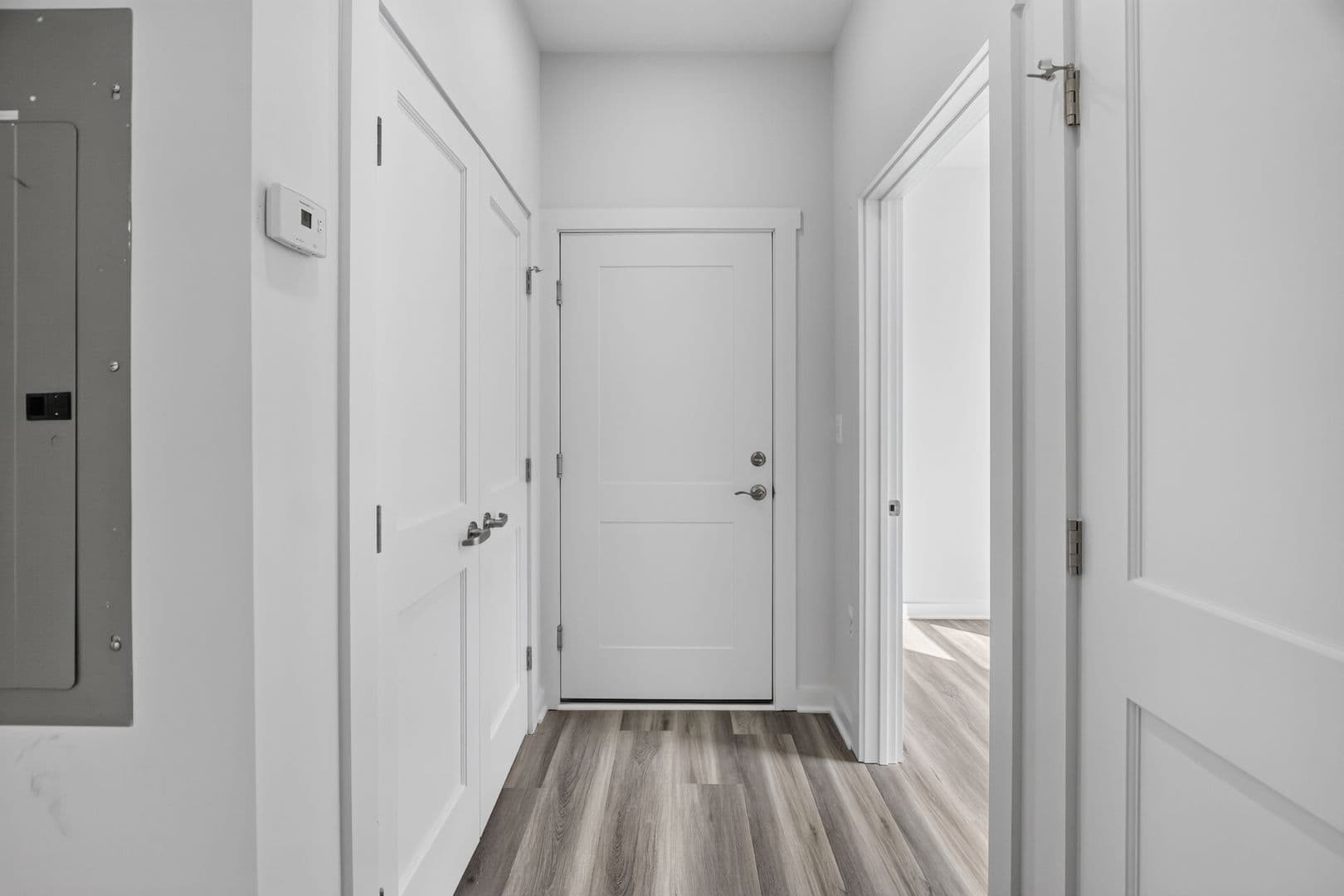 Washington Apartment: 1005 Rhode Island Ave