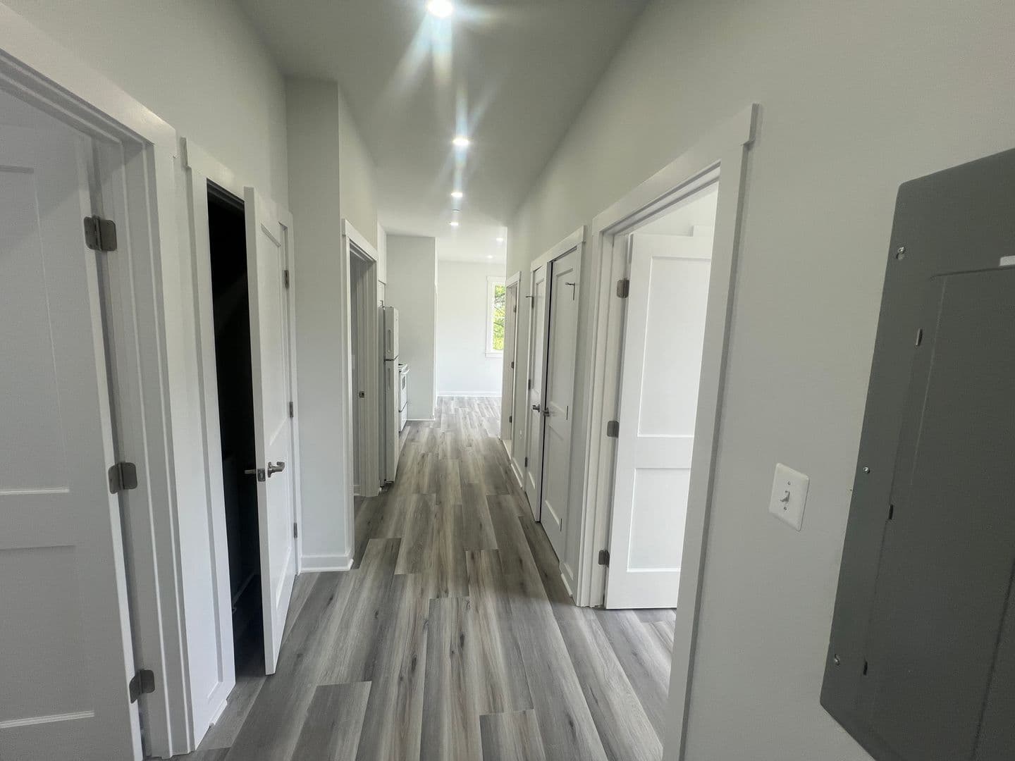 Washington Apartment: 1005 Rhode Island Ave