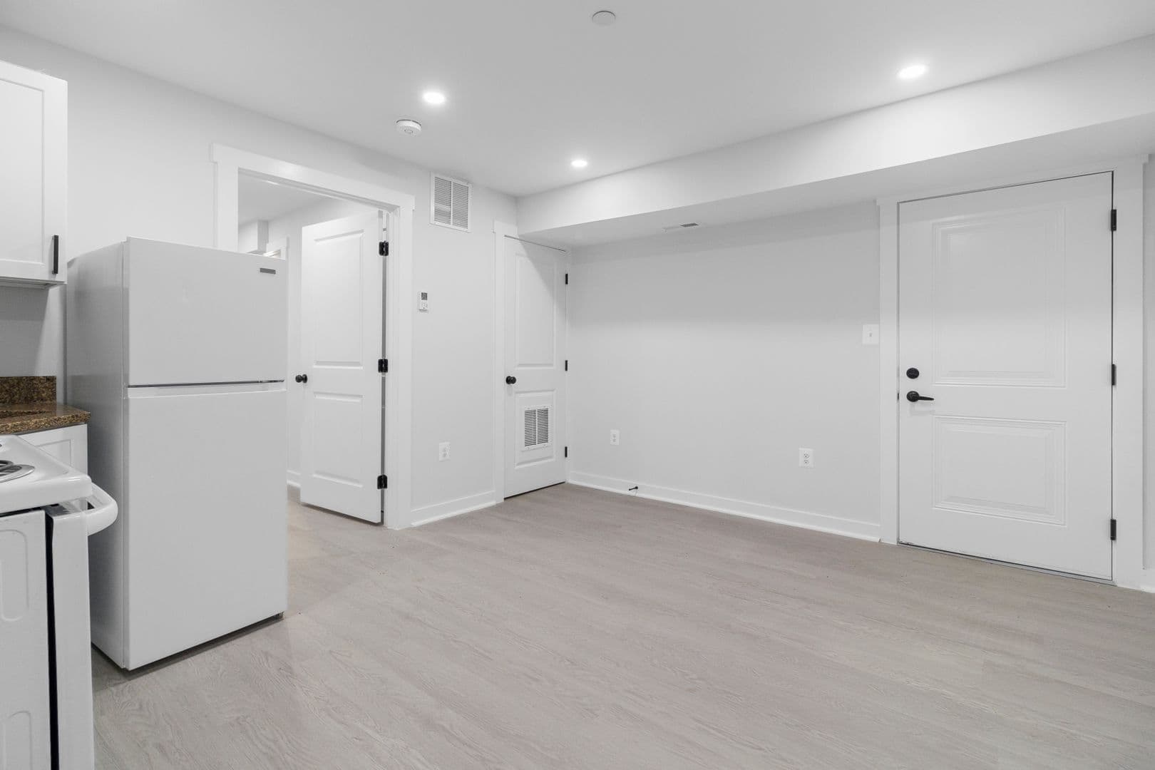 Washington Apartment: 54 Rhode Island Ave NW