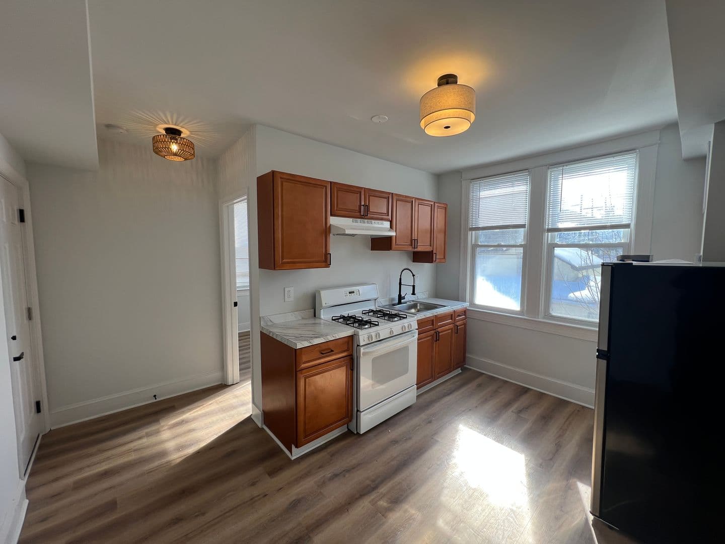 Washington Apartment: 1941 16th St SE