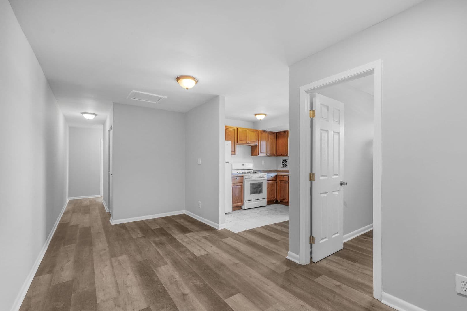 Washington Apartment: 1717 S St SE
