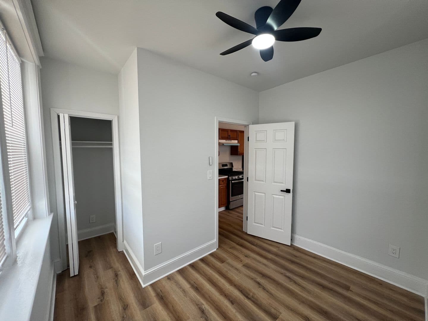 Washington Apartment: 1941 16th St SE