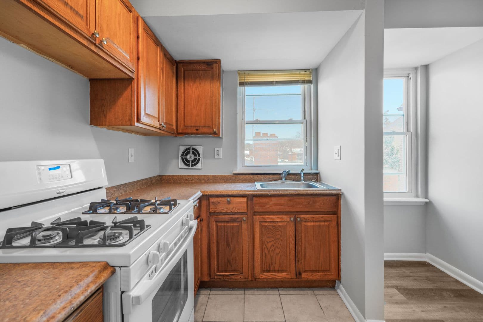Washington Apartment: 1717 S St SE