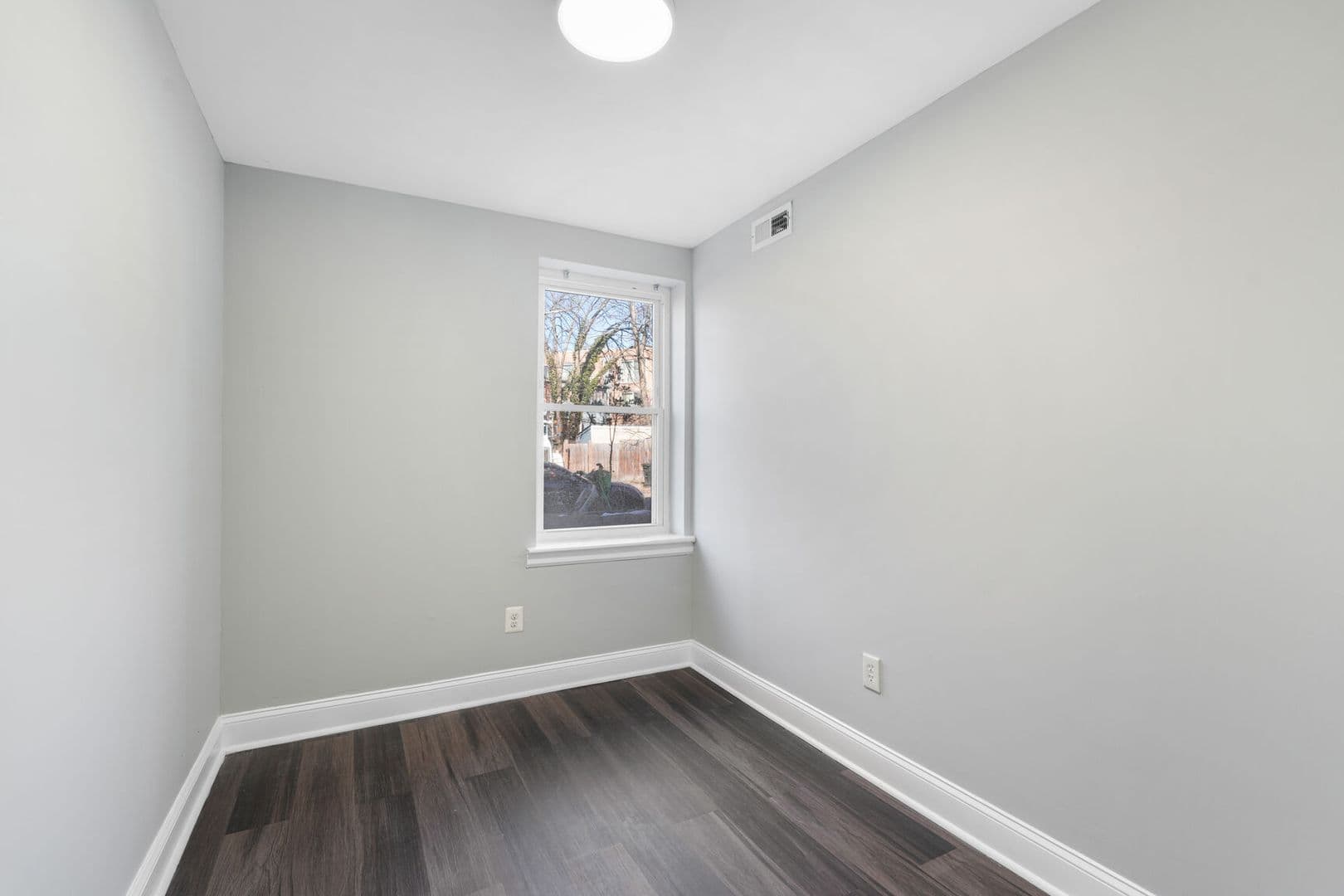 Washington Apartment: 1717 S St SE