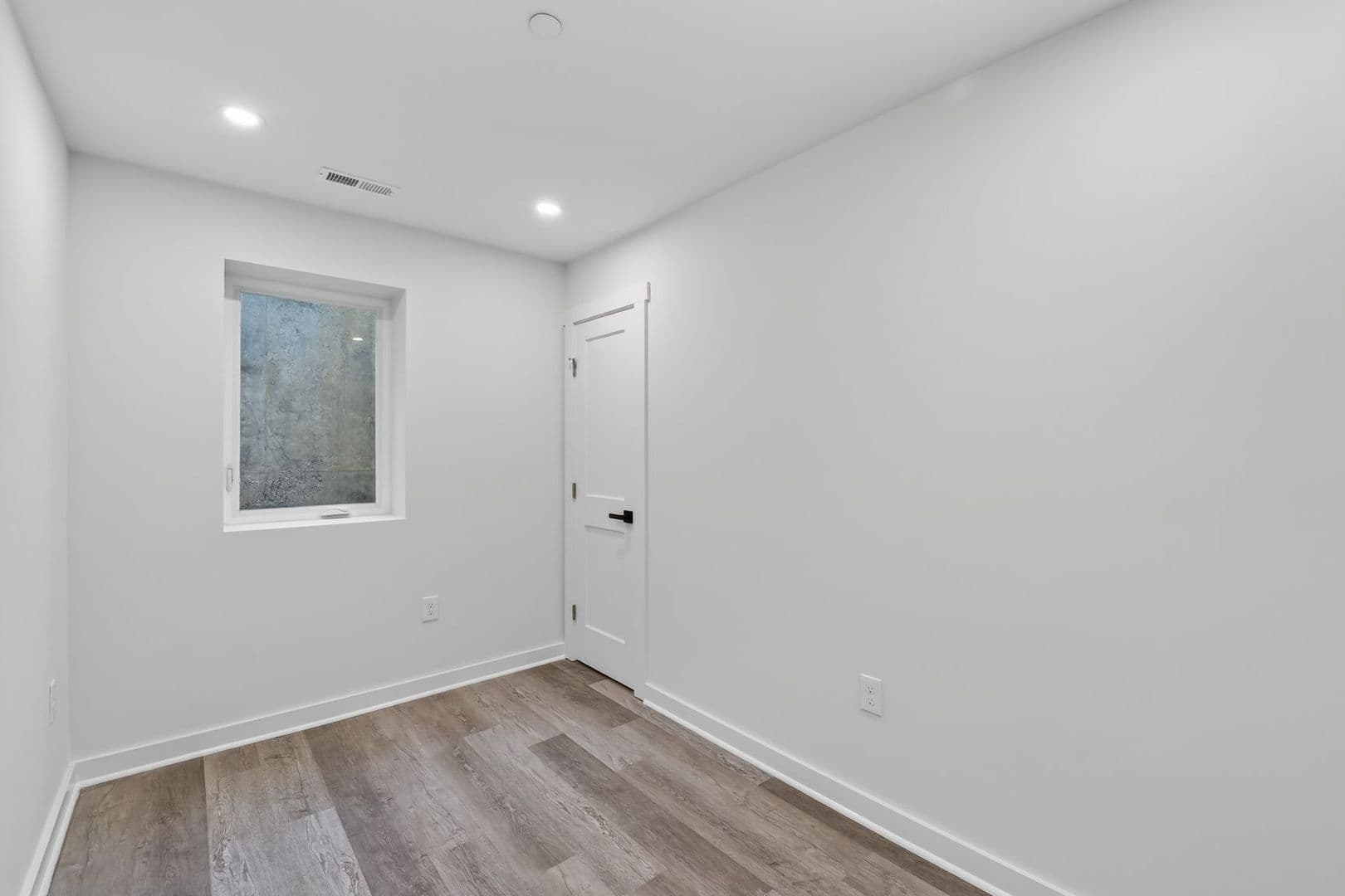 Washington Apartment: 1321 Anacostia Road SE