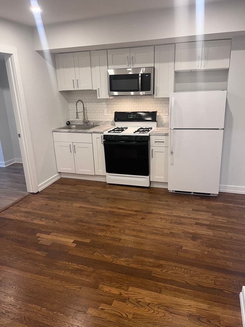 Washington Apartment: 4720 3rd Pl NW