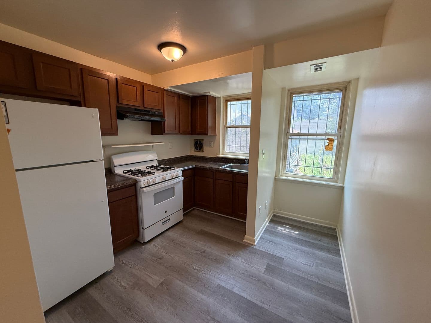 Washington Apartment: 1717 S St SE