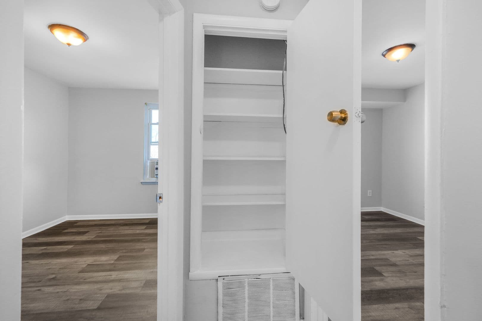 Washington Apartment: 1717 S St SE