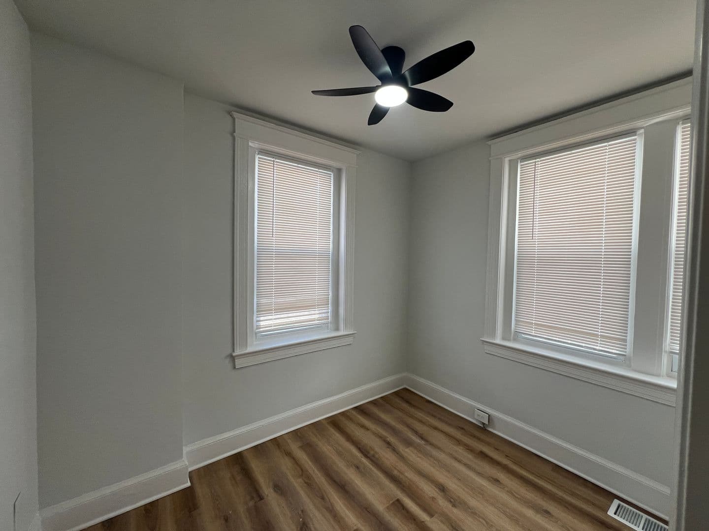 Washington Apartment: 1941 16th St SE