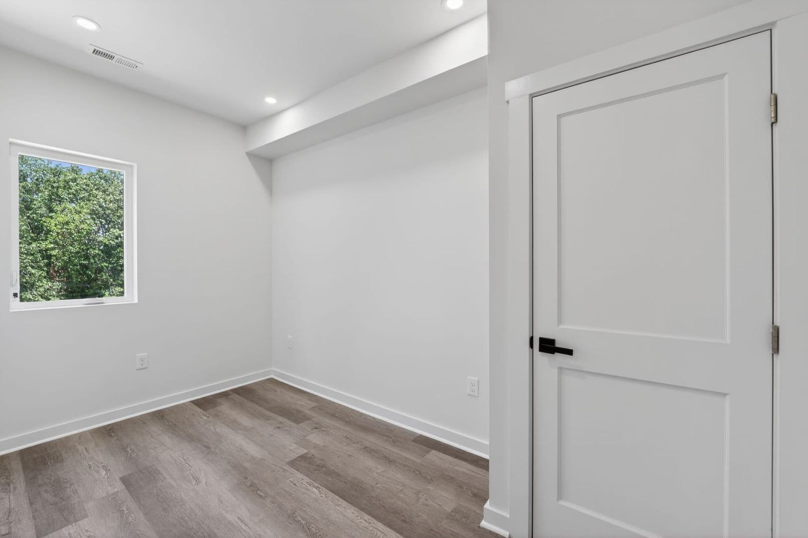 Washington Apartment: 1321 Anacostia Road SE