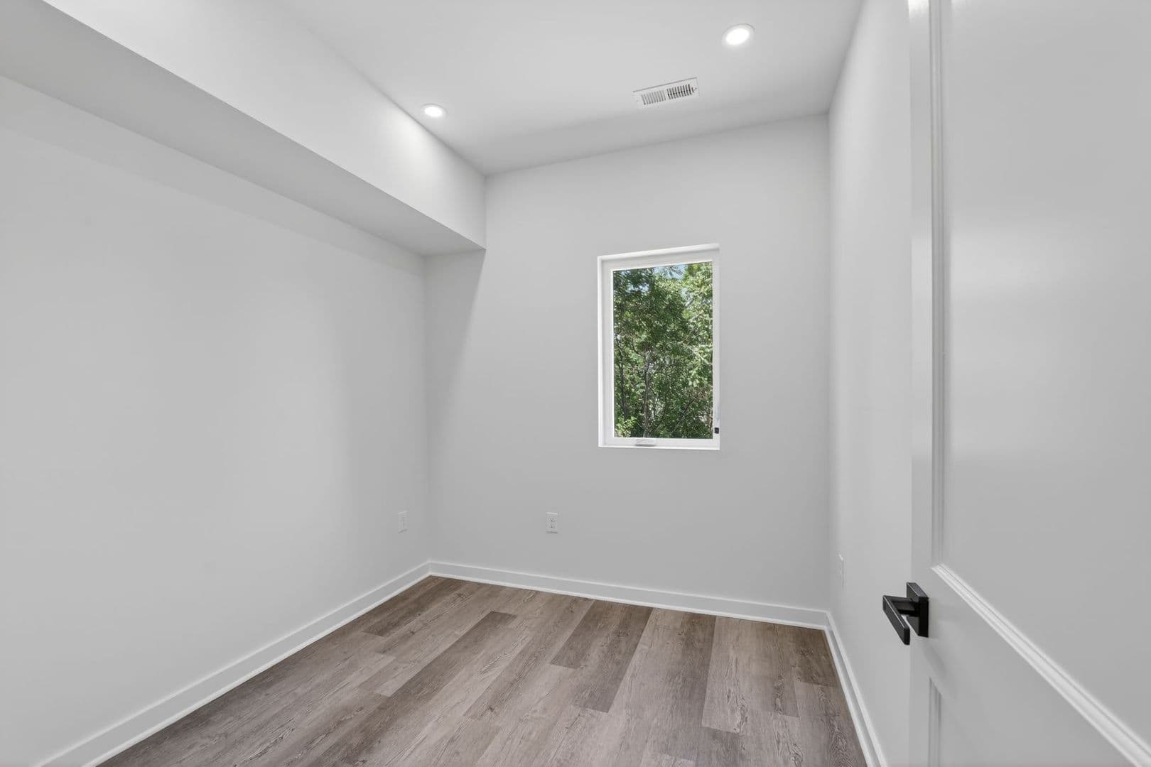 Washington Apartment: 1321 Anacostia Road SE