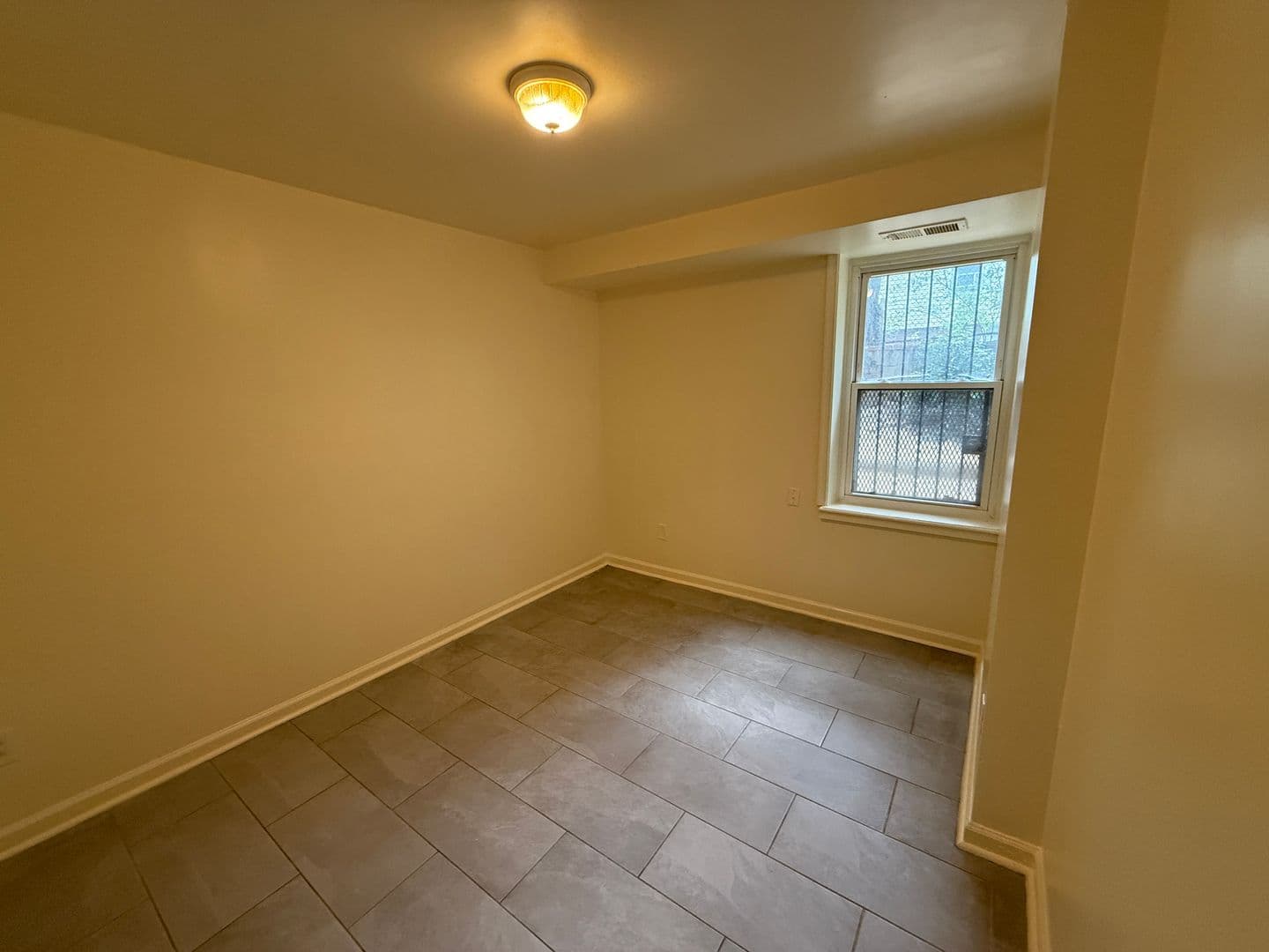 Washington Apartment: 1717 S St SE