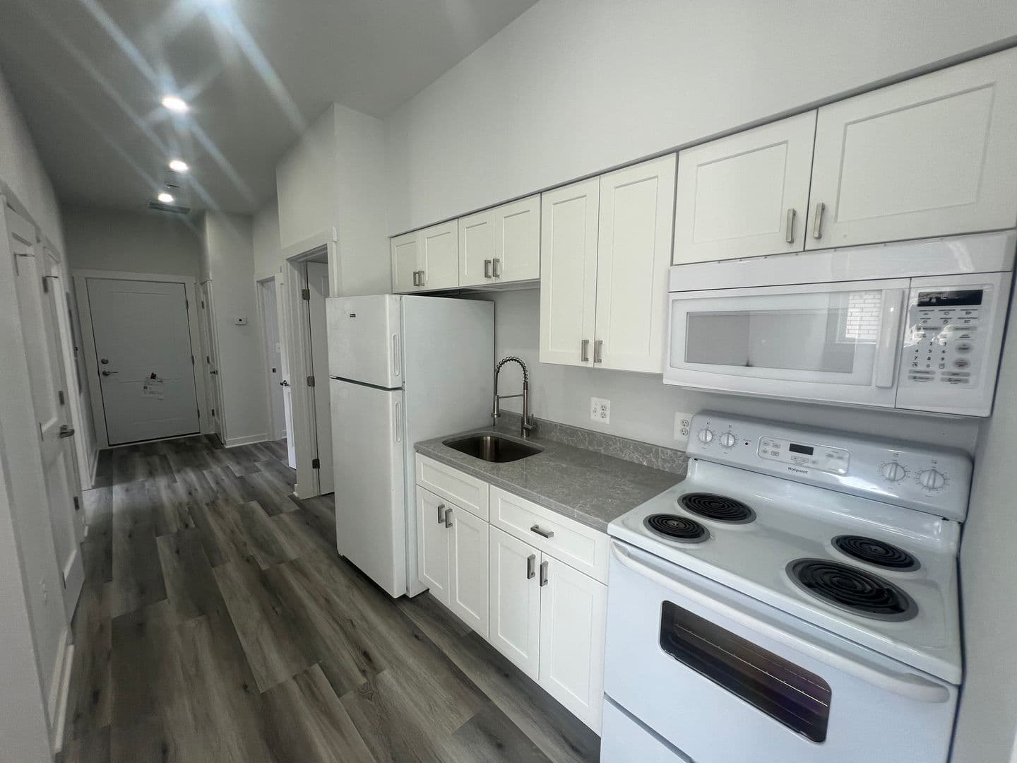 Washington Apartment: 1005 Rhode Island Ave