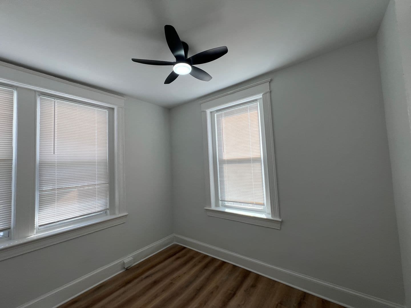 Washington Apartment: 1941 16th St SE