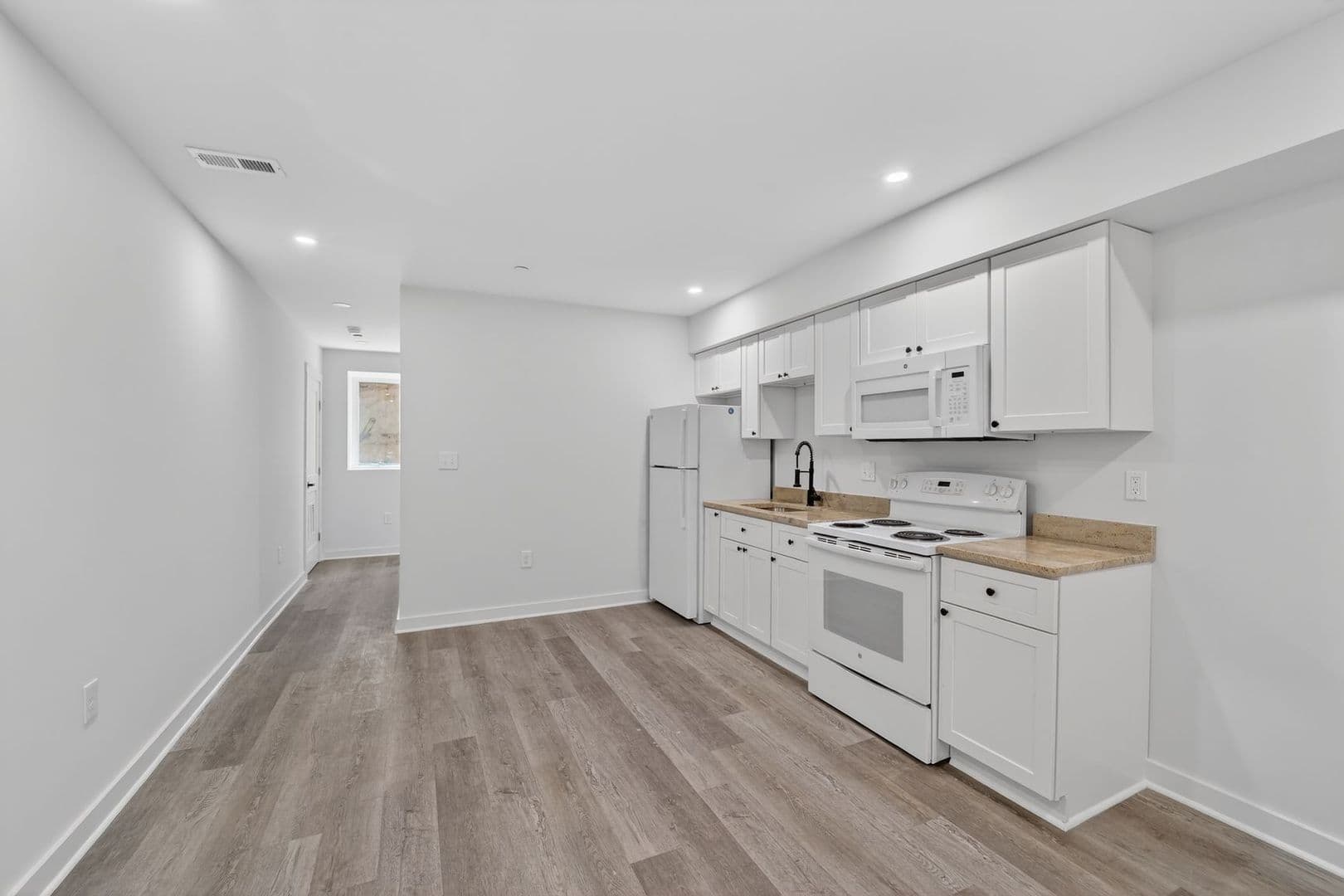 Washington Apartment: 1321 Anacostia Road SE