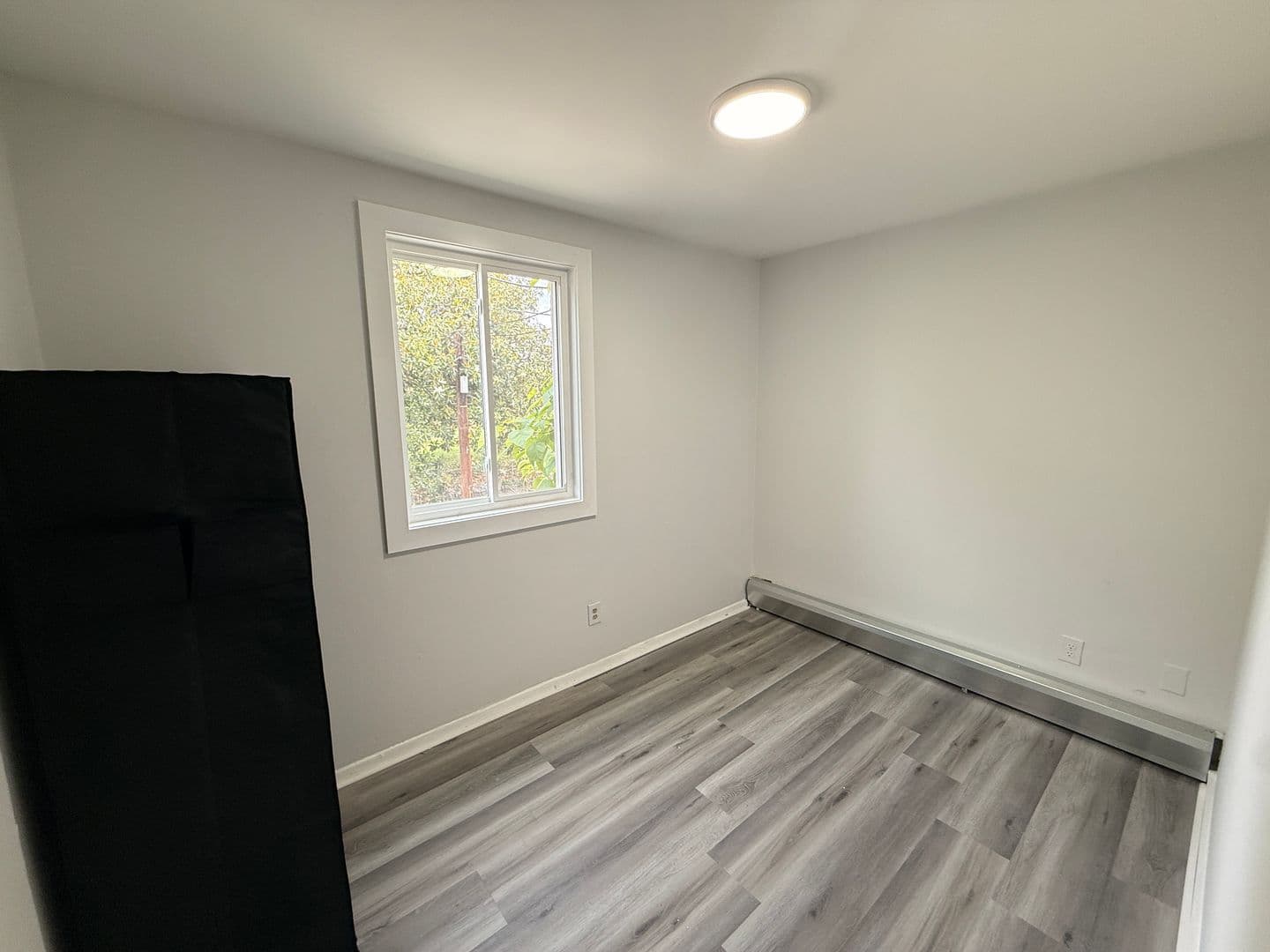 Washington Apartment: 5821 Field Pl NE