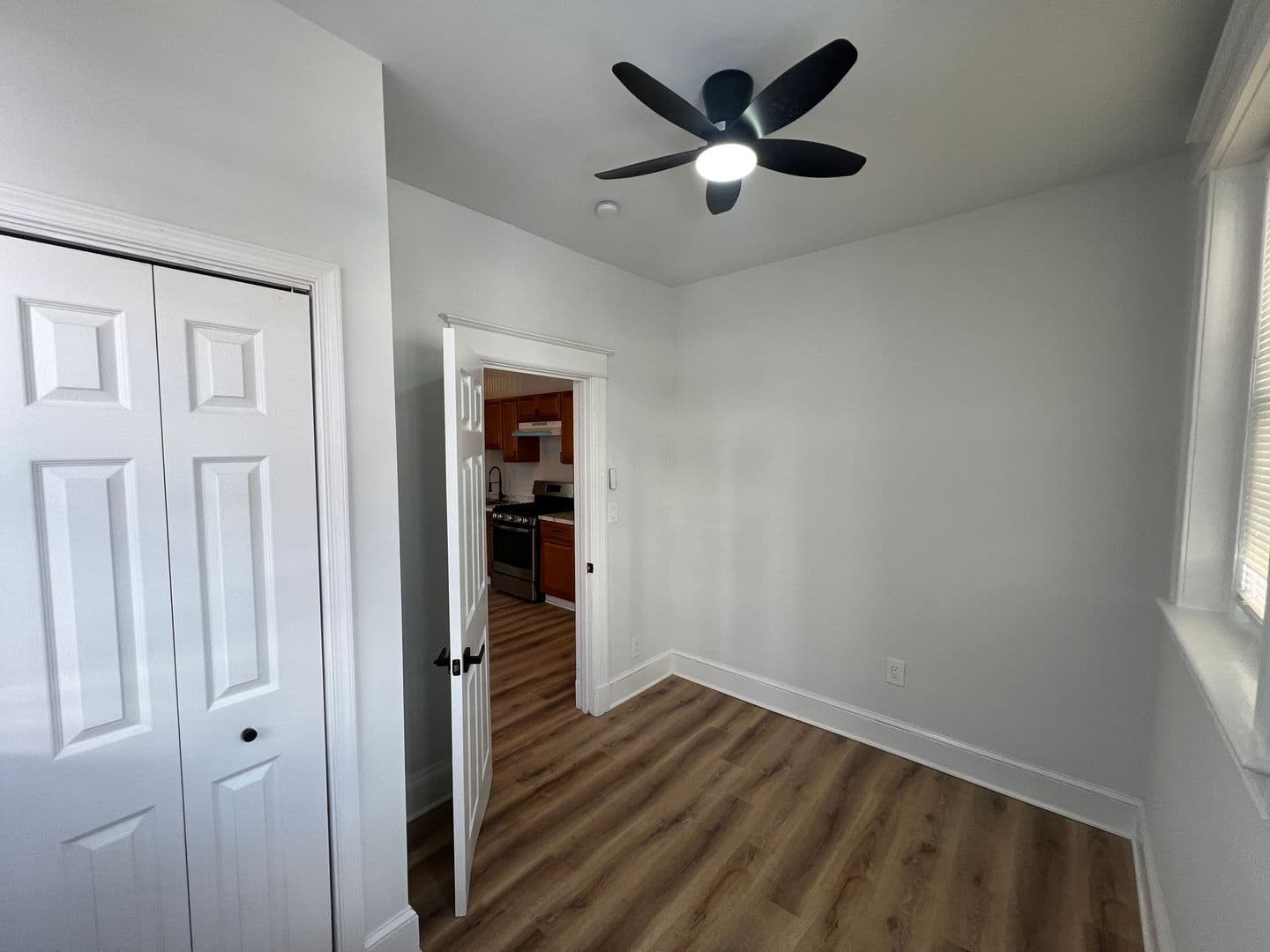 Washington Apartment: 1941 16th St SE
