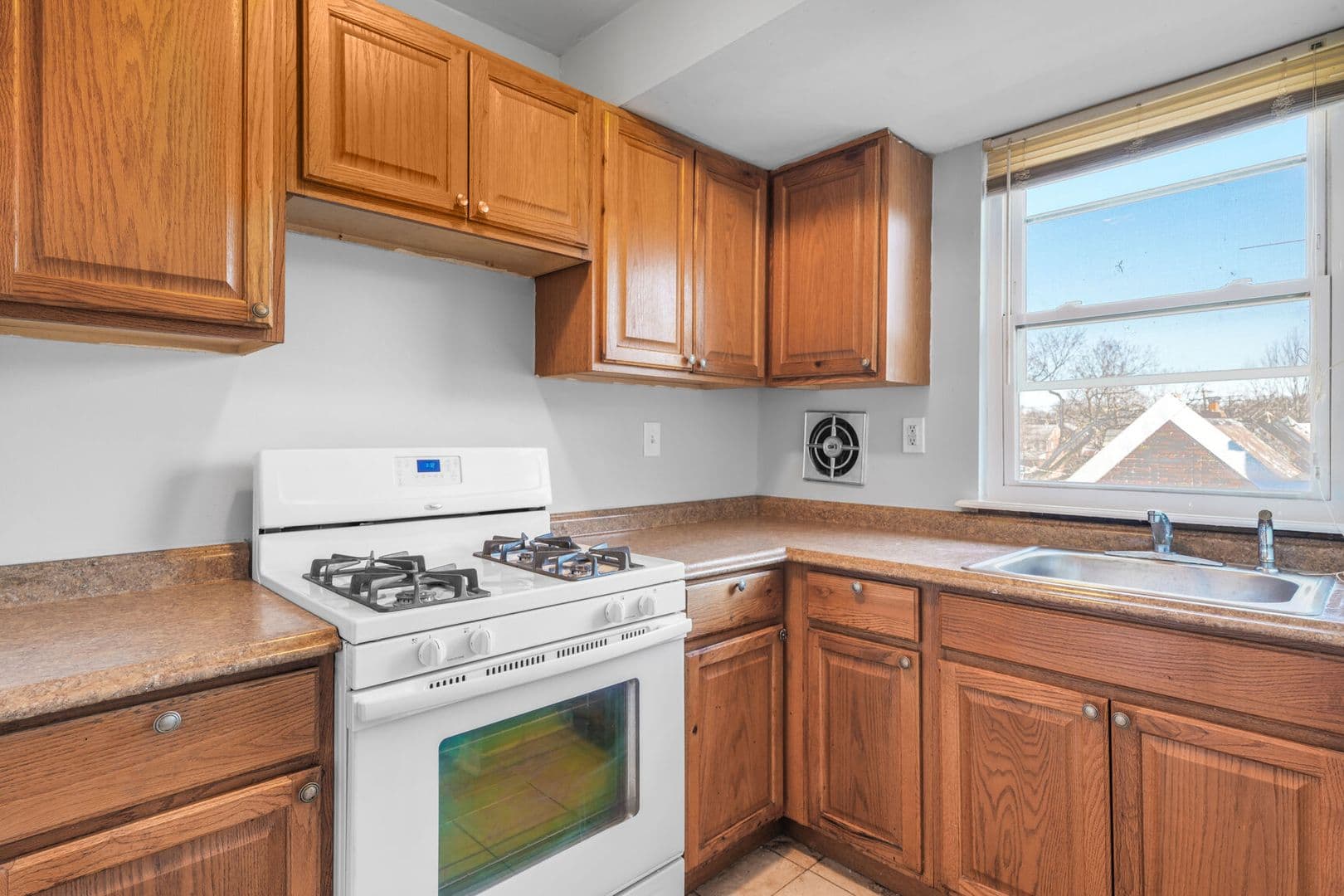 Washington Apartment: 1717 S St SE