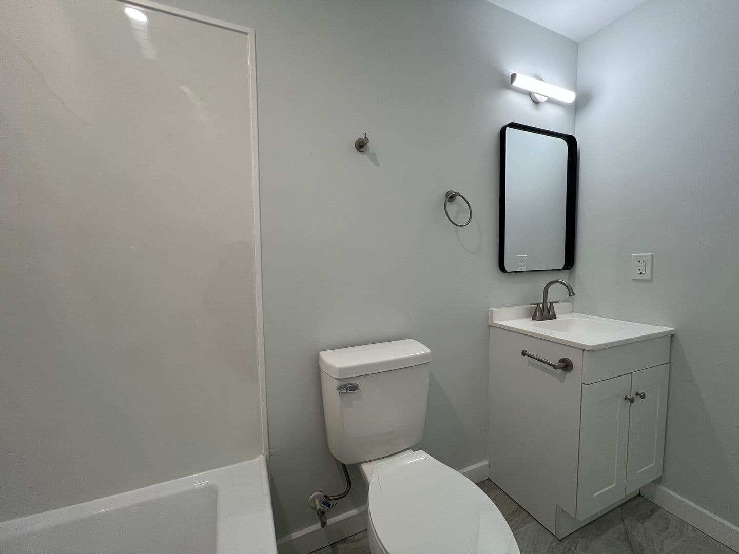Washington Apartment: 1516 18th St SE