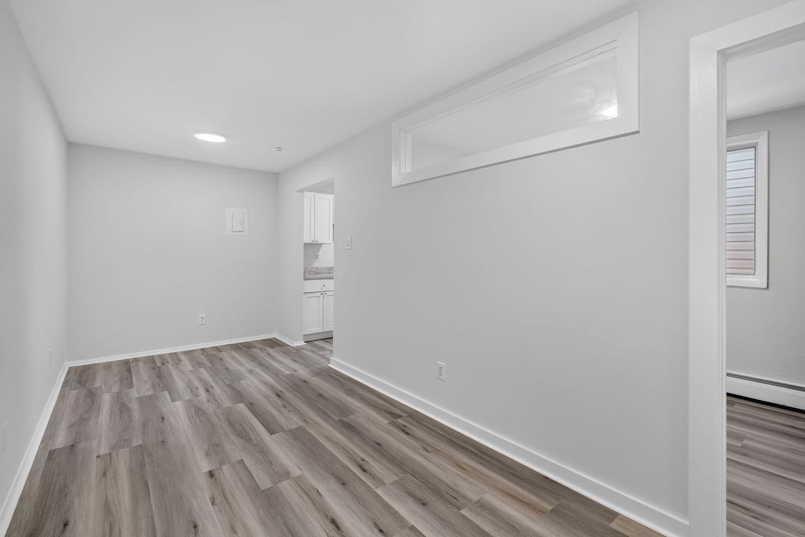 Washington Apartment: 5821 Field Pl NE