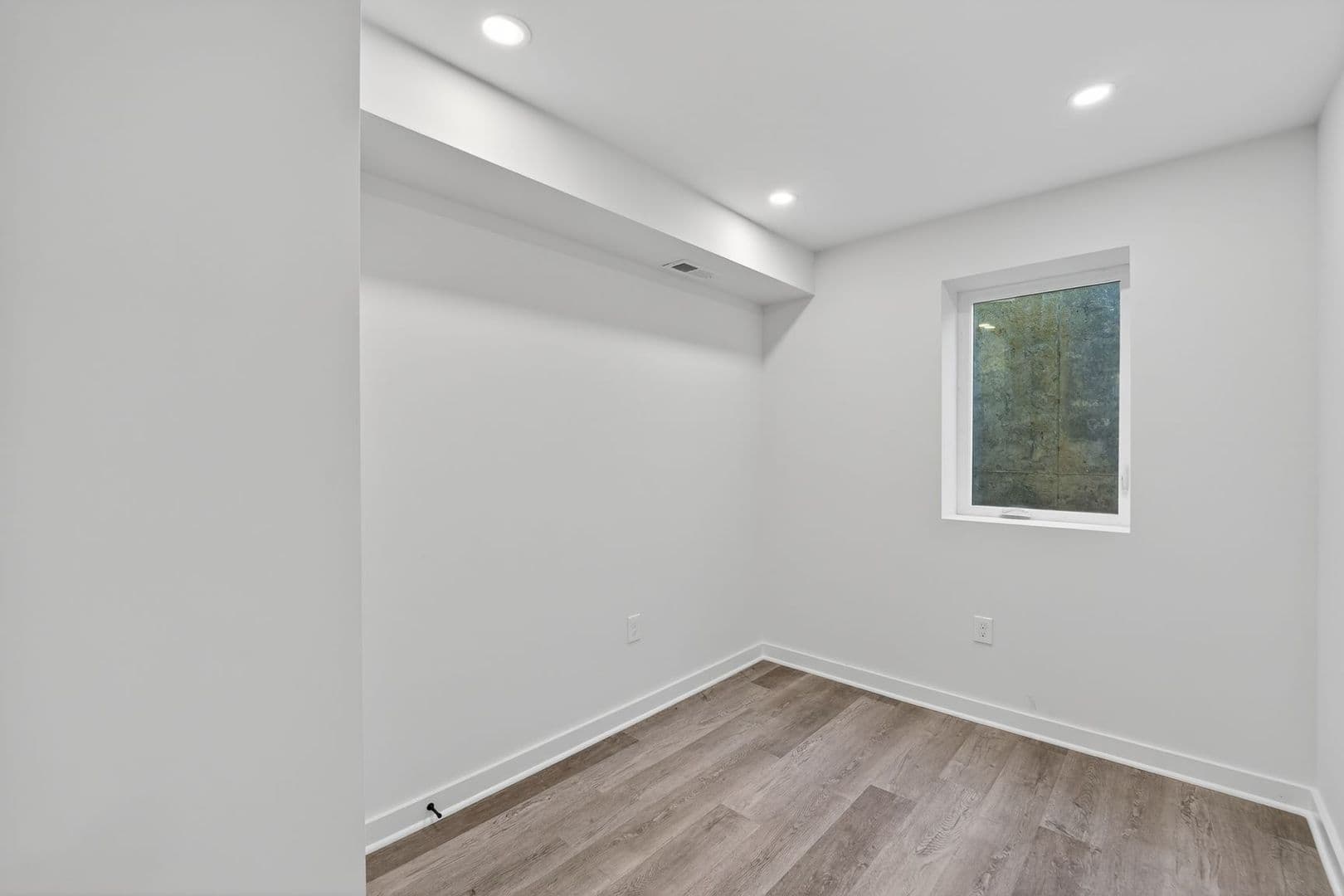 Washington Apartment: 1321 Anacostia Road SE